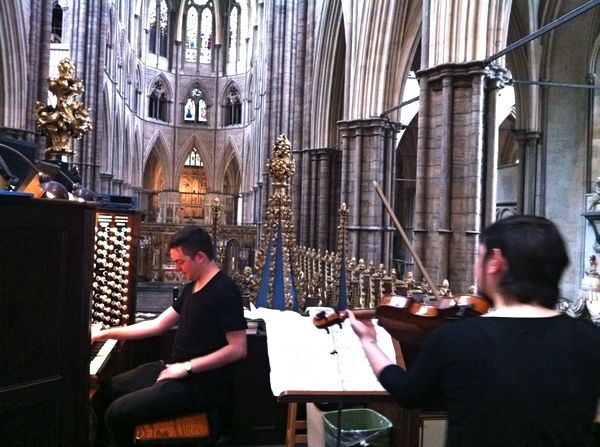@nicomuhly @nadiasirota rehearsal at Westminster Abbey